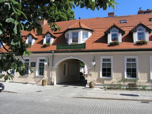 Hotel Zajazd Kultury, Dawniej Pocztowy Zielona Góra Exterior foto